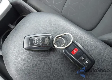 2024 Toyota Rav4 Xle из США, поврежденный, VIN 2T3W1RFV0RW324623